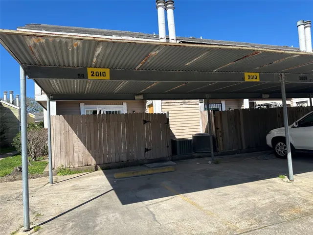 $1,290 | 8405 Wilcrest Drive, Unit 2010, Houston, TX 77072