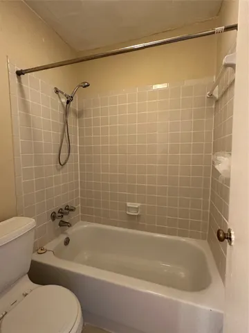 $1,290 | 8405 Wilcrest Drive, Unit 2010, Houston, TX 77072