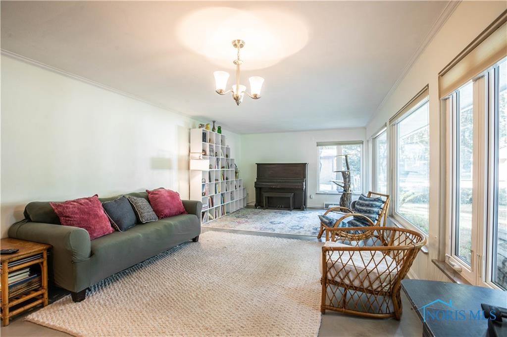 4231 Merriweather Road Toledo, OH 43623 - Photo 4 of 28 Gallery Image 4
