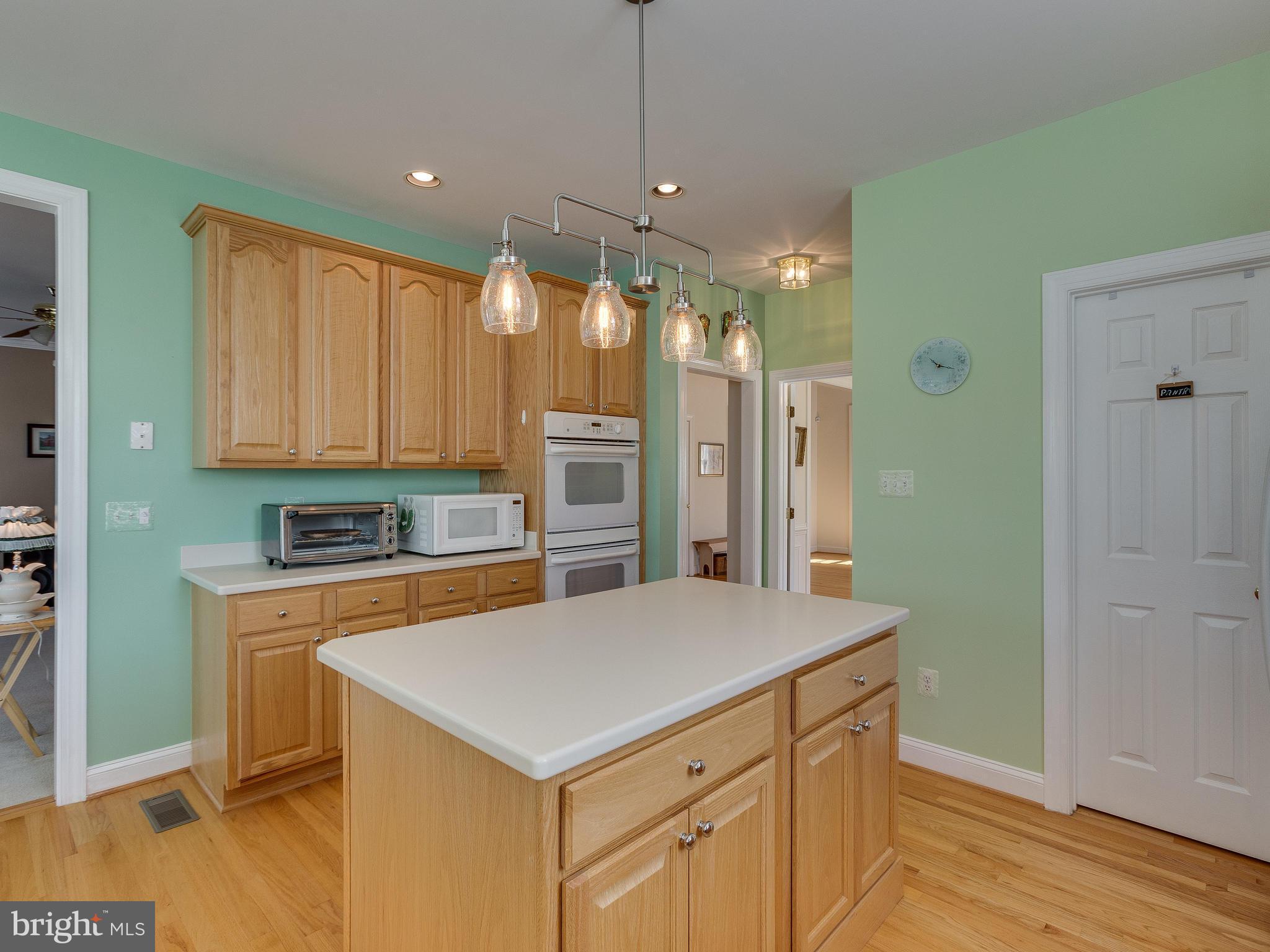15013 Rolling Ridge Road Haymarket, VA 20169 - Photo 21 of 30 Kitchen