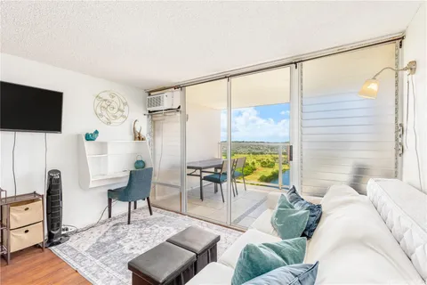 $380,000 | 445 Seaside Avenue, Unit 3505, Honolulu, HI 96815