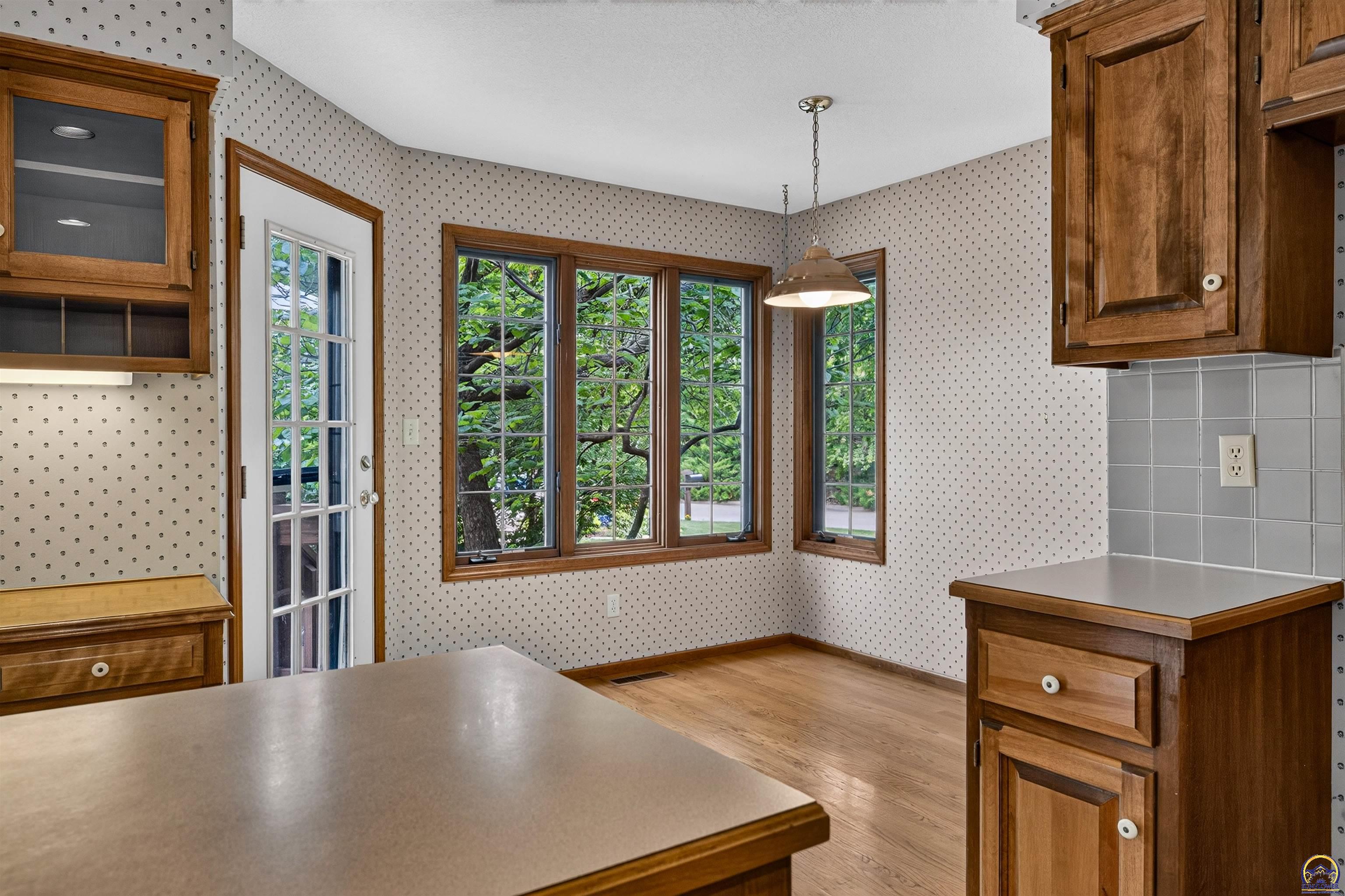 4305 Quail Pointe Road Lawrence, KS 66047 - Photo 6 of 40