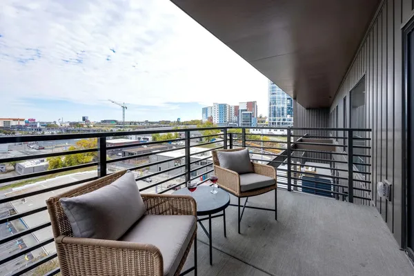 $6,995 | 635 7th Avenue South, Unit 611, Nashville, TN 37203