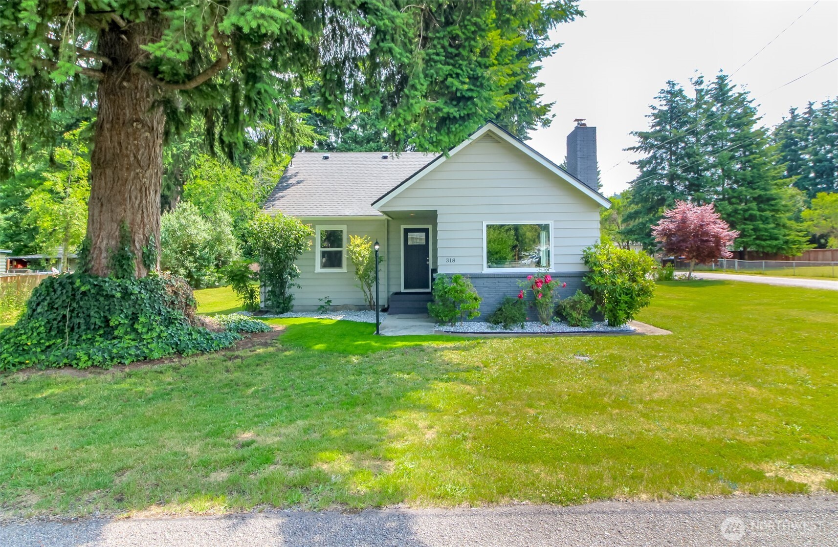 318 Mill Avenue Southeast Orting, WA 98360 - Photo 3 of 36