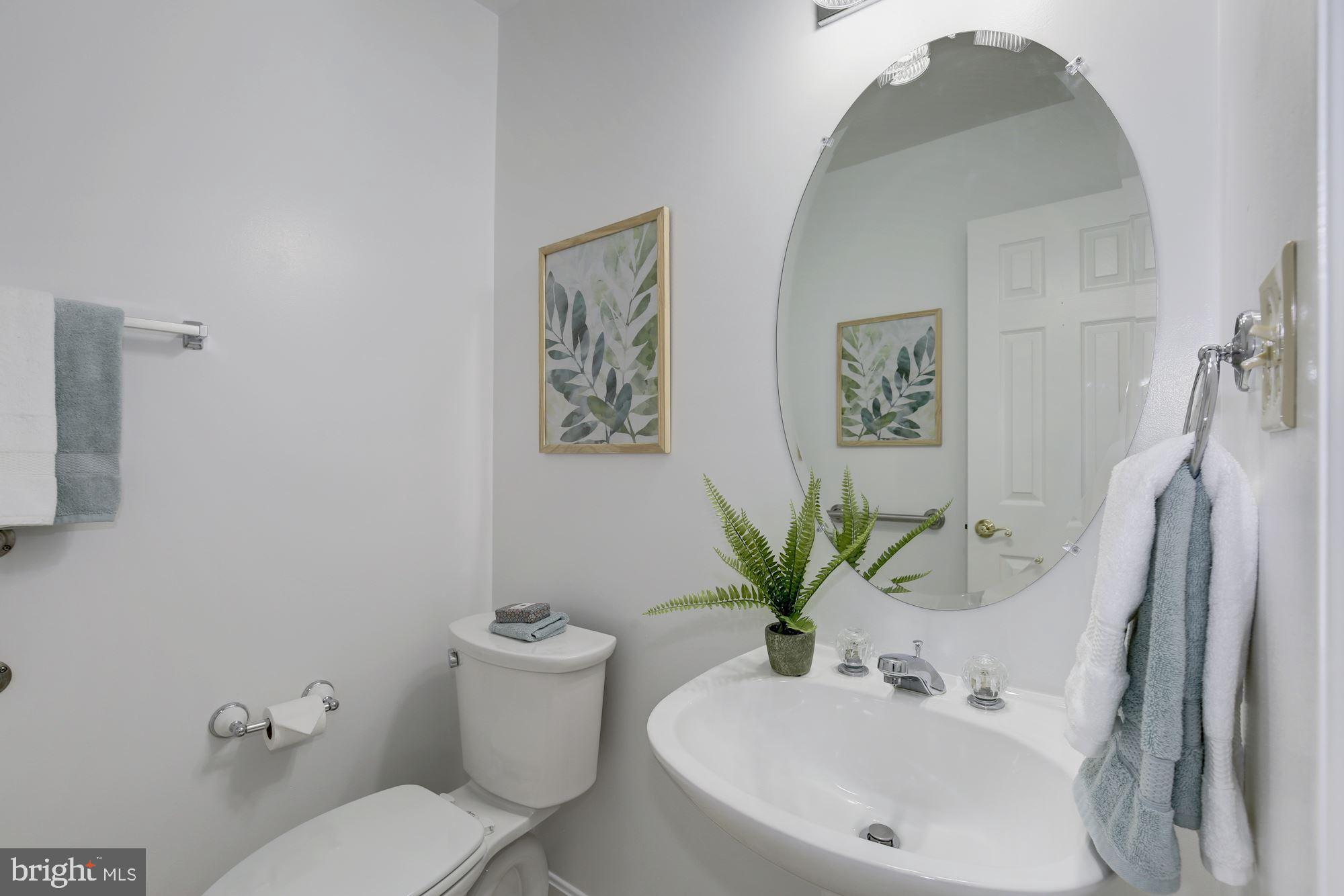 484 Tschiffely Square Road Gaithersburg, MD 20878 - Photo 15 of 27 Powder Room