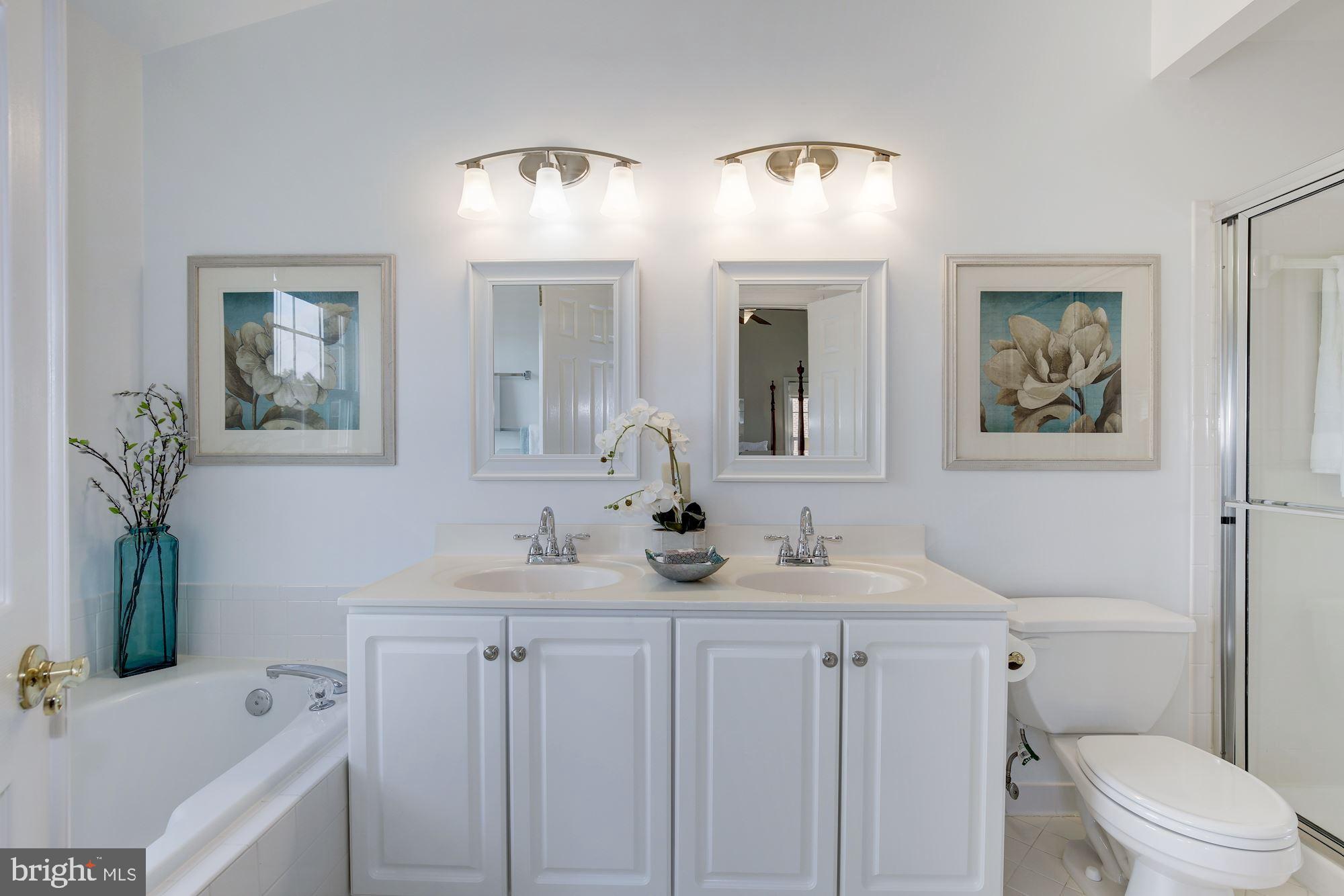 484 Tschiffely Square Road Gaithersburg, MD 20878 - Photo 19 of 27 Owner's Bath w/Double Vanity