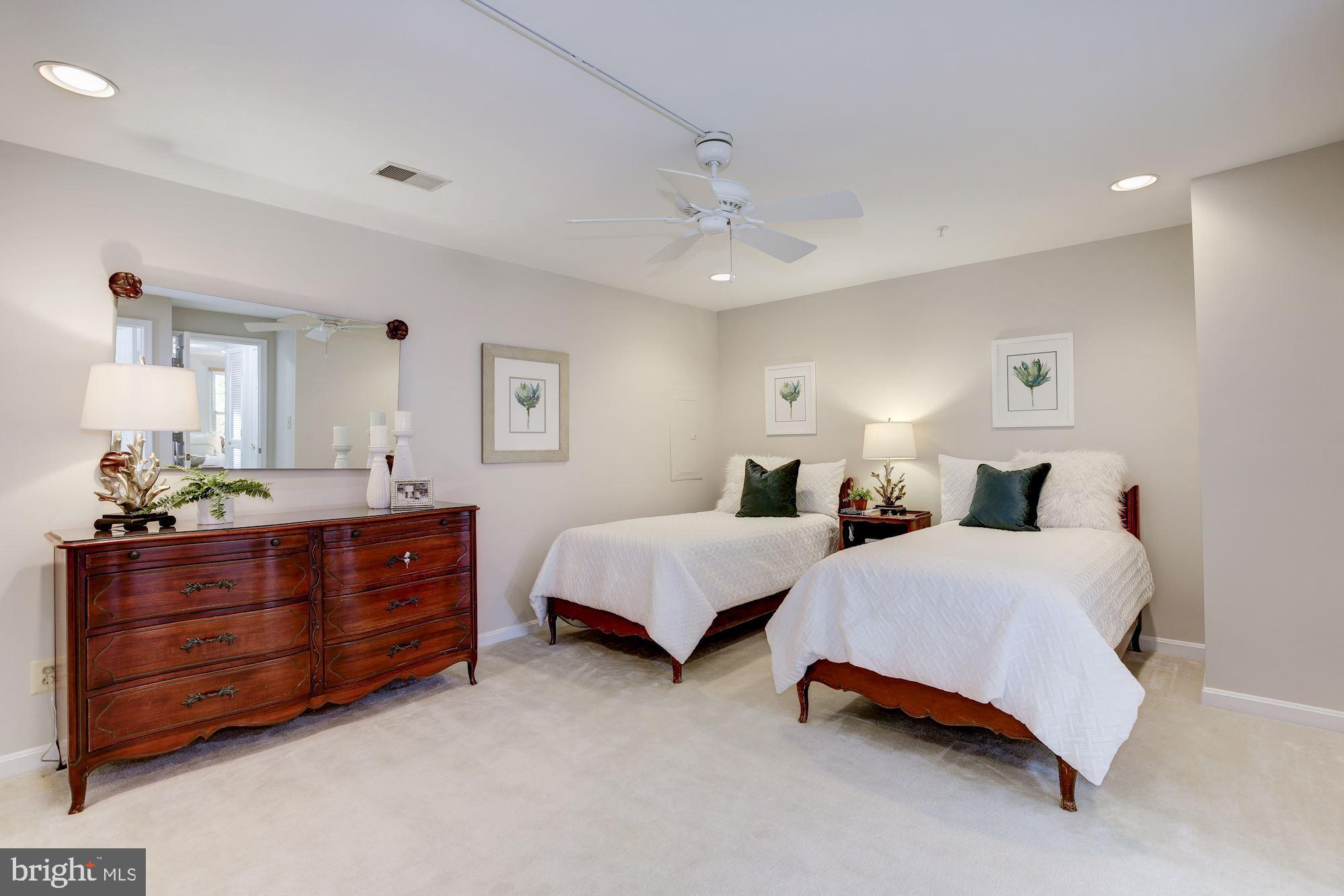 484 Tschiffely Square Road Gaithersburg, MD 20878 - Photo 6 of 27 Entry Level Bedroom Suite
