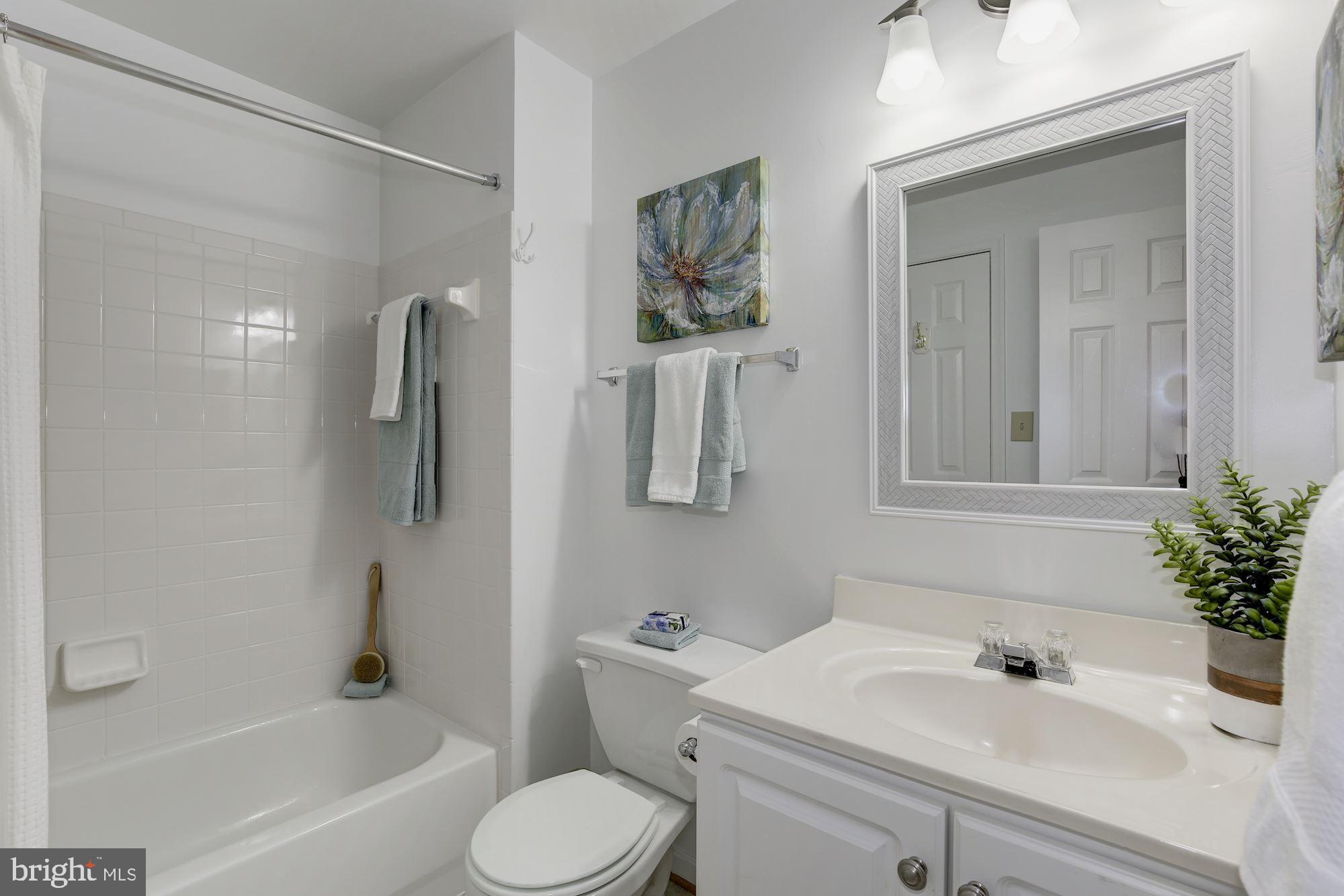 484 Tschiffely Square Road Gaithersburg, MD 20878 - Photo 7 of 27 Entry Level Full Bath