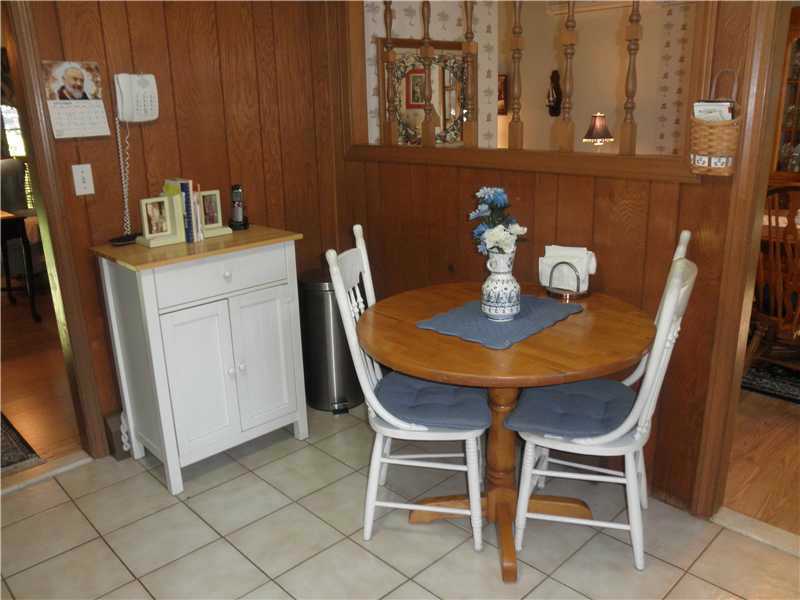 24 Swan Road Smithfield, RI 02917 - Photo 3 of 24 Kitchen. Eat-in Kitchen!