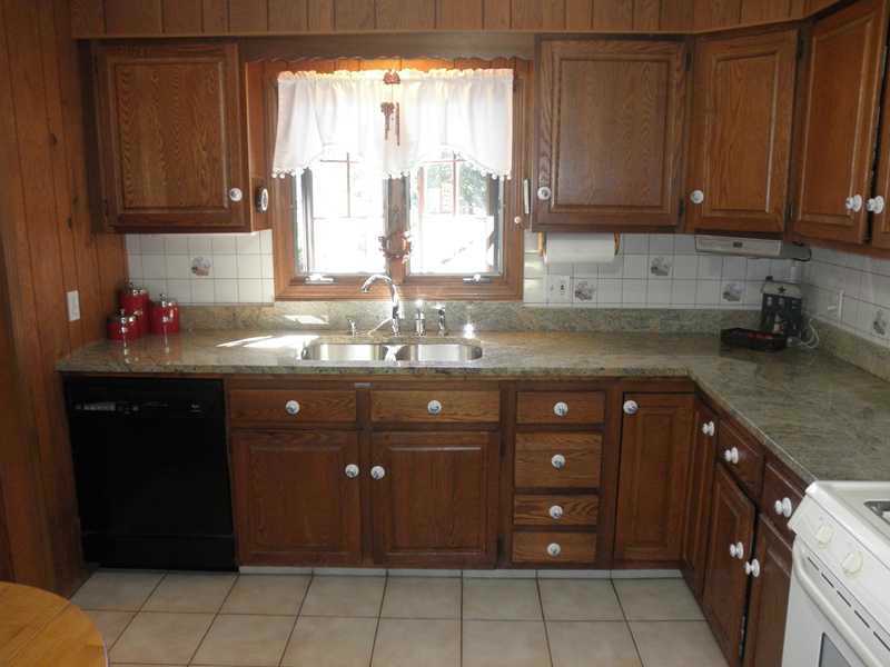 24 Swan Road Smithfield, RI 02917 - Photo 4 of 24 Kitchen. Oak Cabinets, Granite Counters!