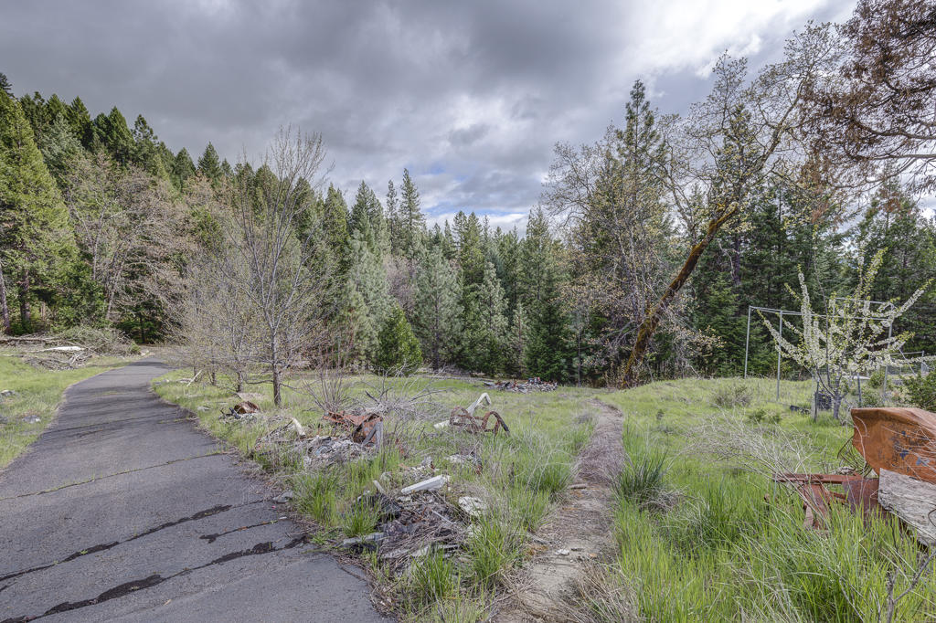 225 Flounce Rock Road Prospect, OR 97536 - Photo 9 of 28 23