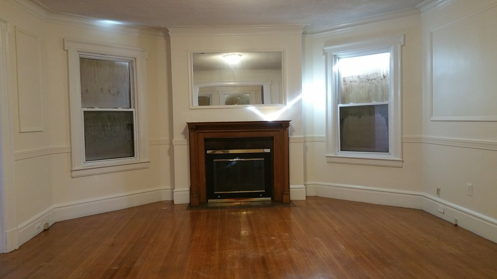 403 Maple Street Springfield, MA 01105 - Photo 4 of 16