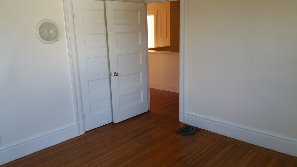 403 Maple Street Springfield, MA 01105 - Photo 8 of 16
