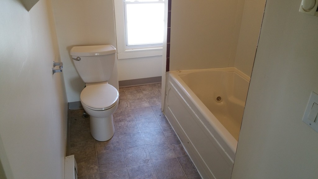 403 Maple Street Springfield, MA 01105 - Photo 9 of 16