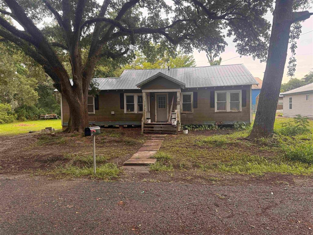 209 Hewitt Street, Unit 1 Welsh, LA 70591 - Photo 1 of 11