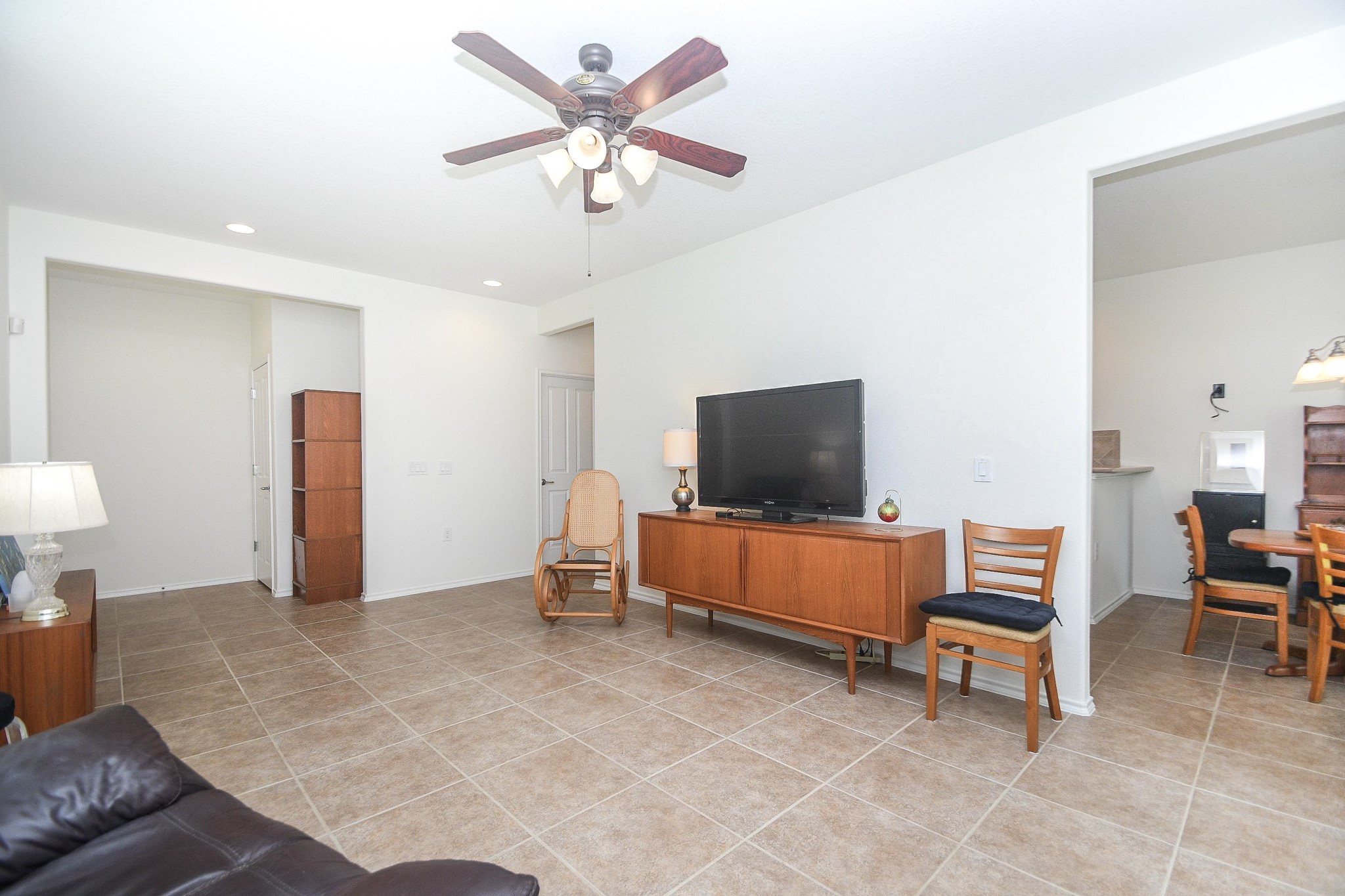 13600 Breton Ridge Street, Unit 36F Houston, TX 77070 - Photo 14 of 38 Open-concept living area with plenty of room to relax and unwind.