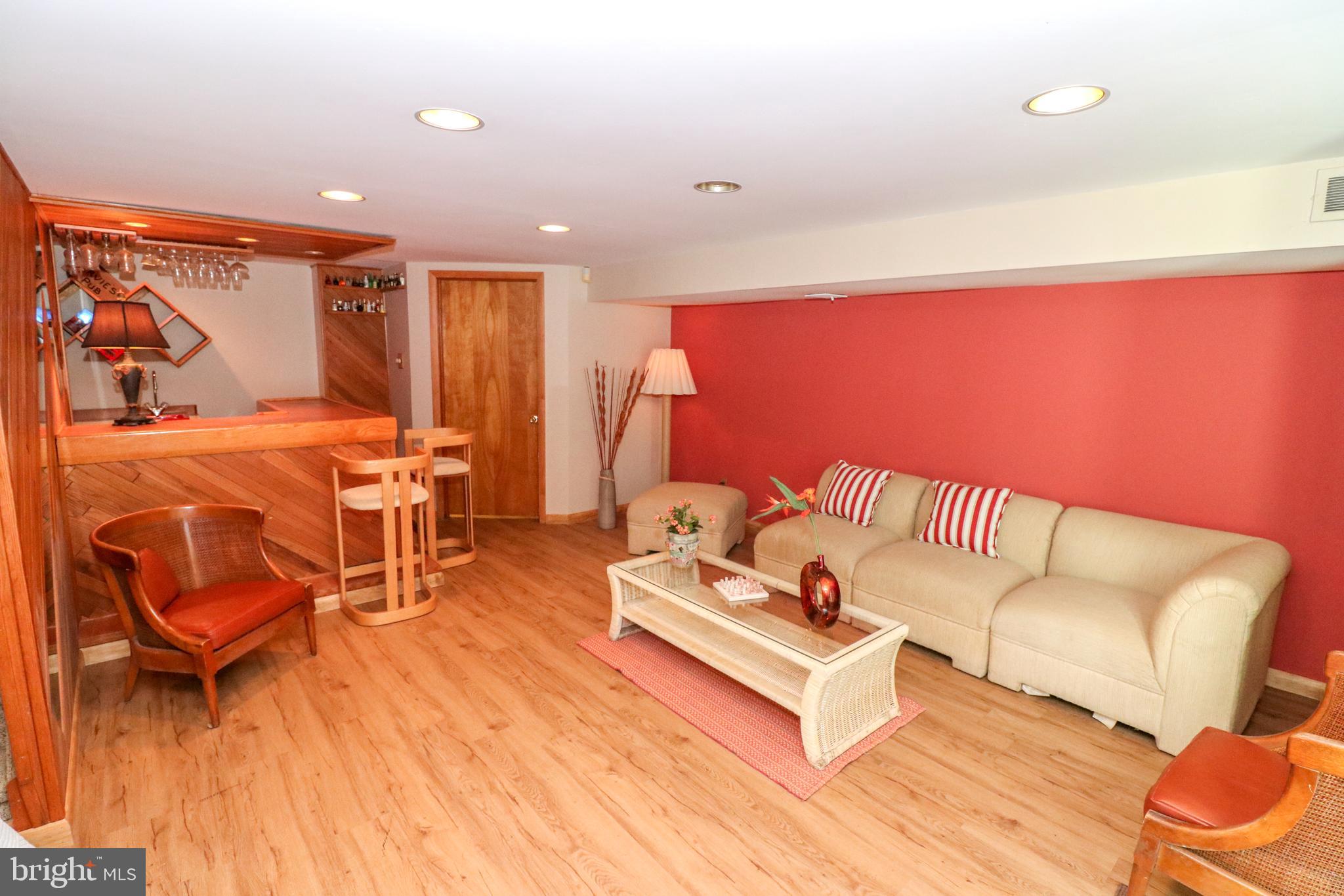 1126 Surrey Road Philadelphia, PA 19115 - Photo 16 of 30 Family Room