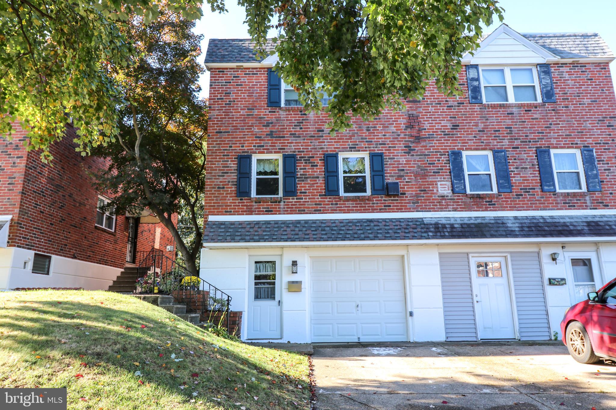 1126 Surrey Road Philadelphia, PA 19115 - Photo 4 of 30