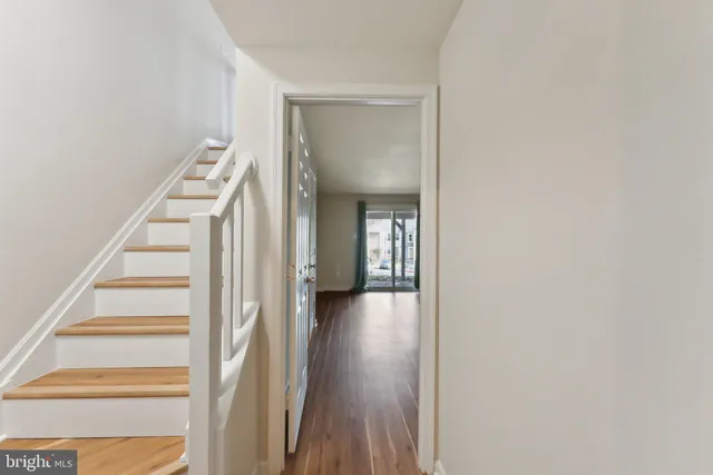 $3,000 | 5905 Sir Cambridge Way, Alexandria, VA 22315