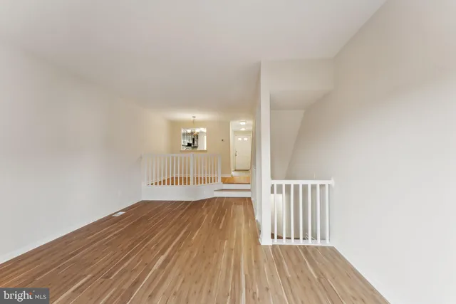 $3,000 | 5905 Sir Cambridge Way, Alexandria, VA 22315