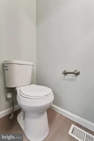 $3,000 | 5905 Sir Cambridge Way, Alexandria, VA 22315