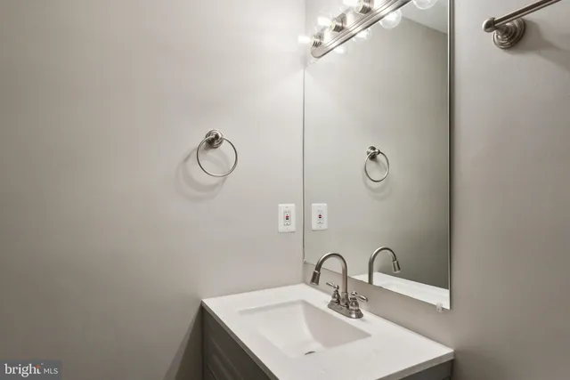 $3,000 | 5905 Sir Cambridge Way, Alexandria, VA 22315