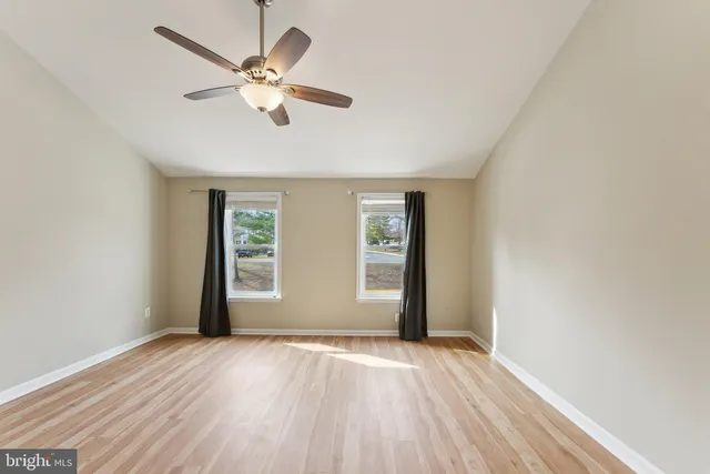 $3,000 | 5905 Sir Cambridge Way, Alexandria, VA 22315