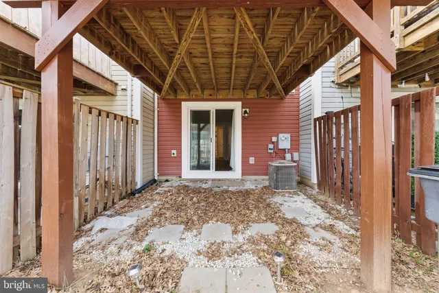 $3,000 | 5905 Sir Cambridge Way, Alexandria, VA 22315