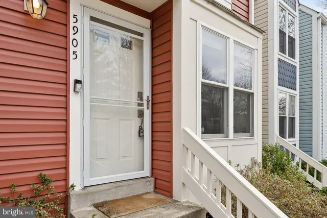 $3,000 | 5905 Sir Cambridge Way, Alexandria, VA 22315