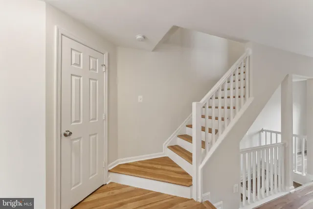 $3,000 | 5905 Sir Cambridge Way, Alexandria, VA 22315