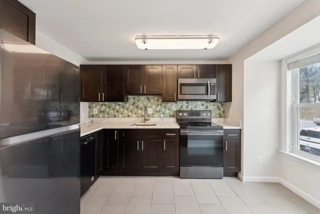 $3,000 | 5905 Sir Cambridge Way, Alexandria, VA 22315