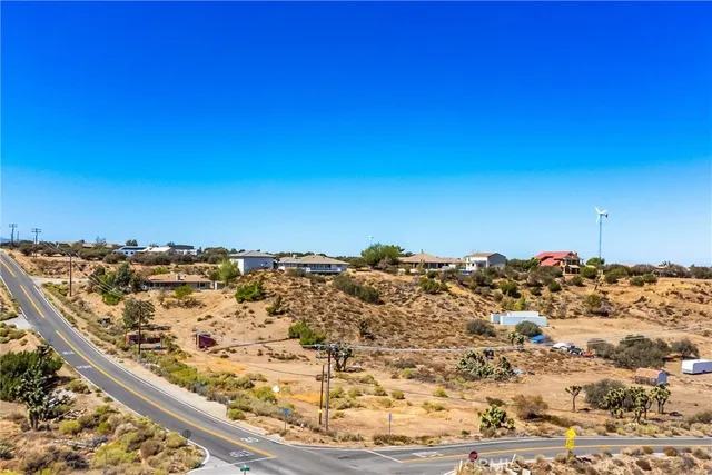 $529,900 | 8121 Anaconda Avenue, Oak Hills, CA 92344