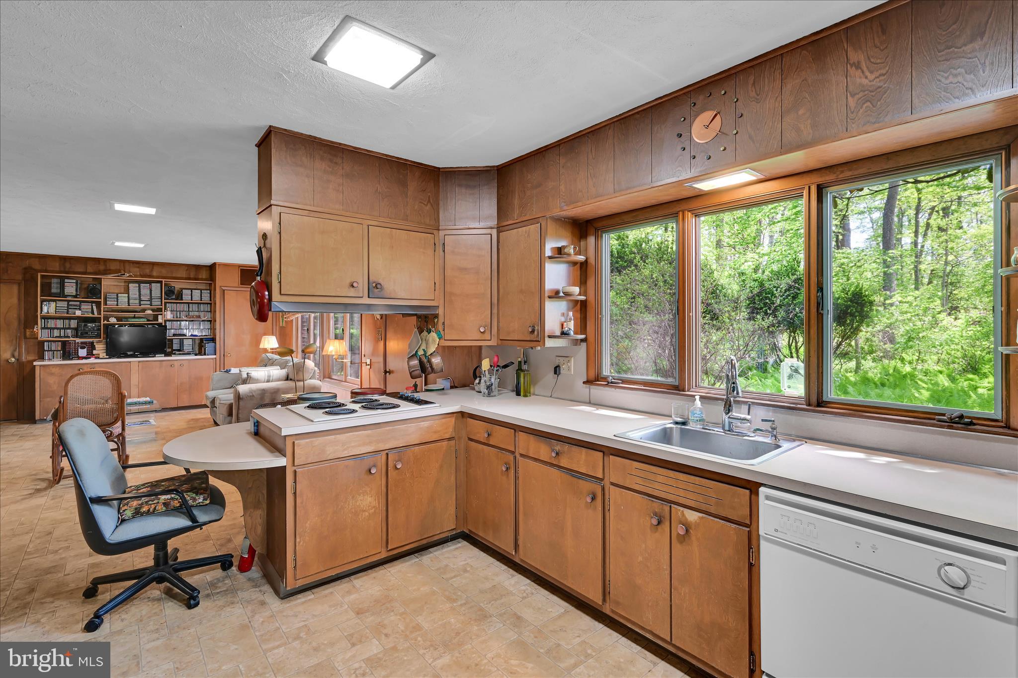 40 Devon Drive Reading, PA 19606 - Photo 23 of 57 Kitchen