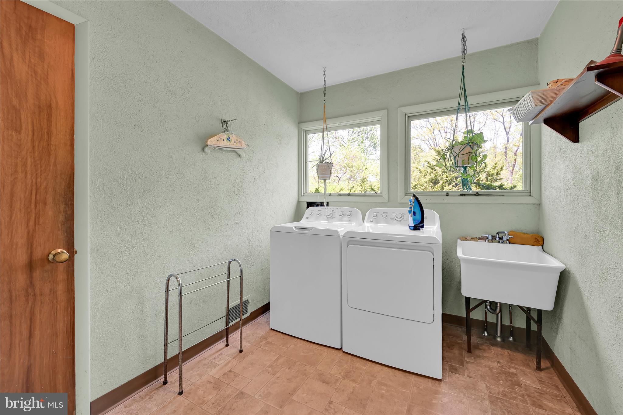40 Devon Drive Reading, PA 19606 - Photo 31 of 57 Laundry Area