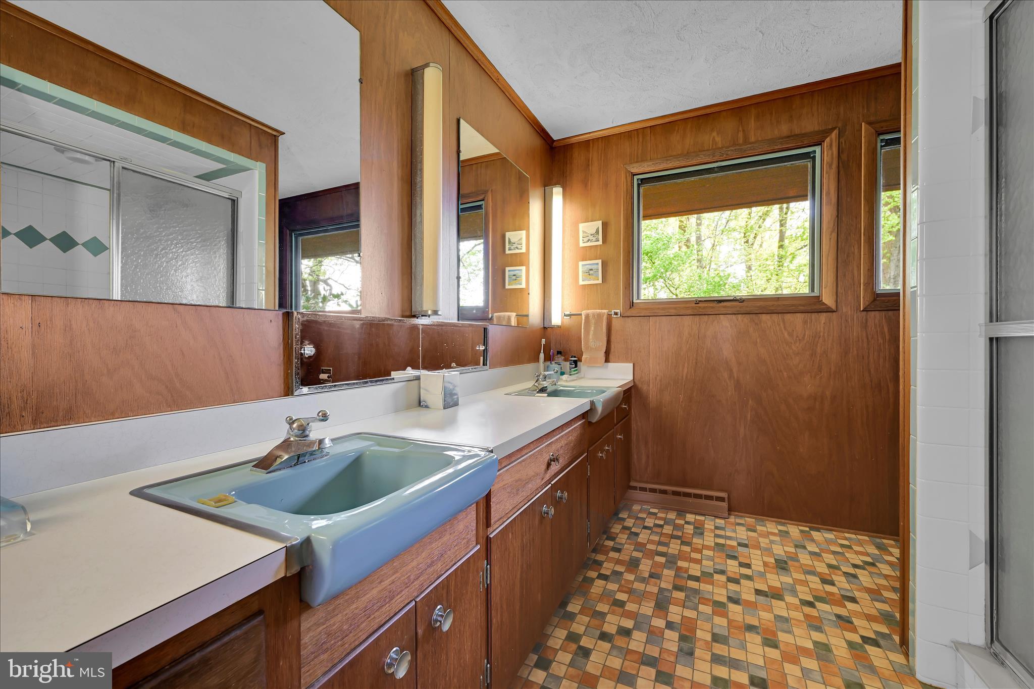 40 Devon Drive Reading, PA 19606 - Photo 39 of 57 Bathroom