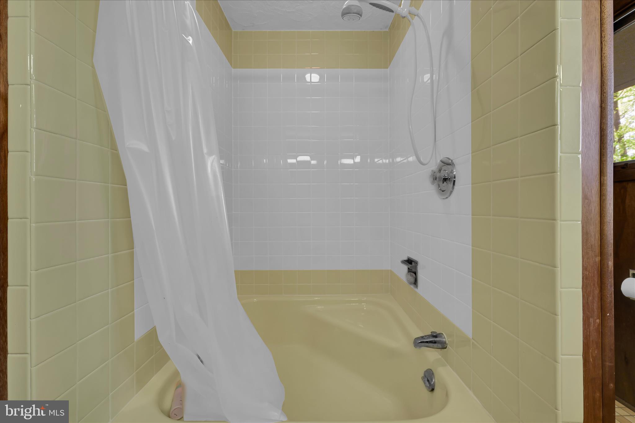 40 Devon Drive Reading, PA 19606 - Photo 41 of 57 Bathroom