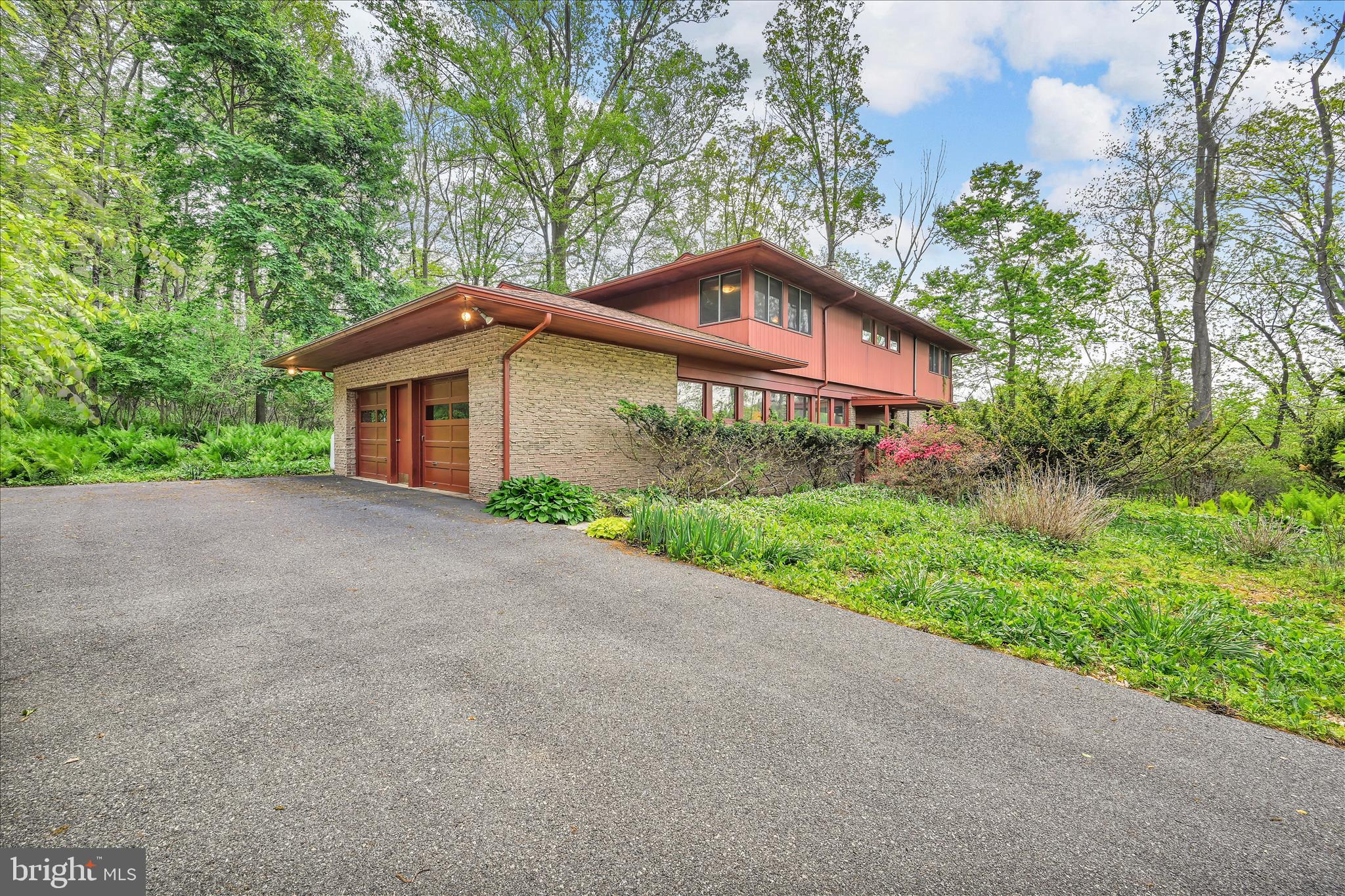 40 Devon Drive Reading, PA 19606 - Photo 6 of 57 Exterior Front