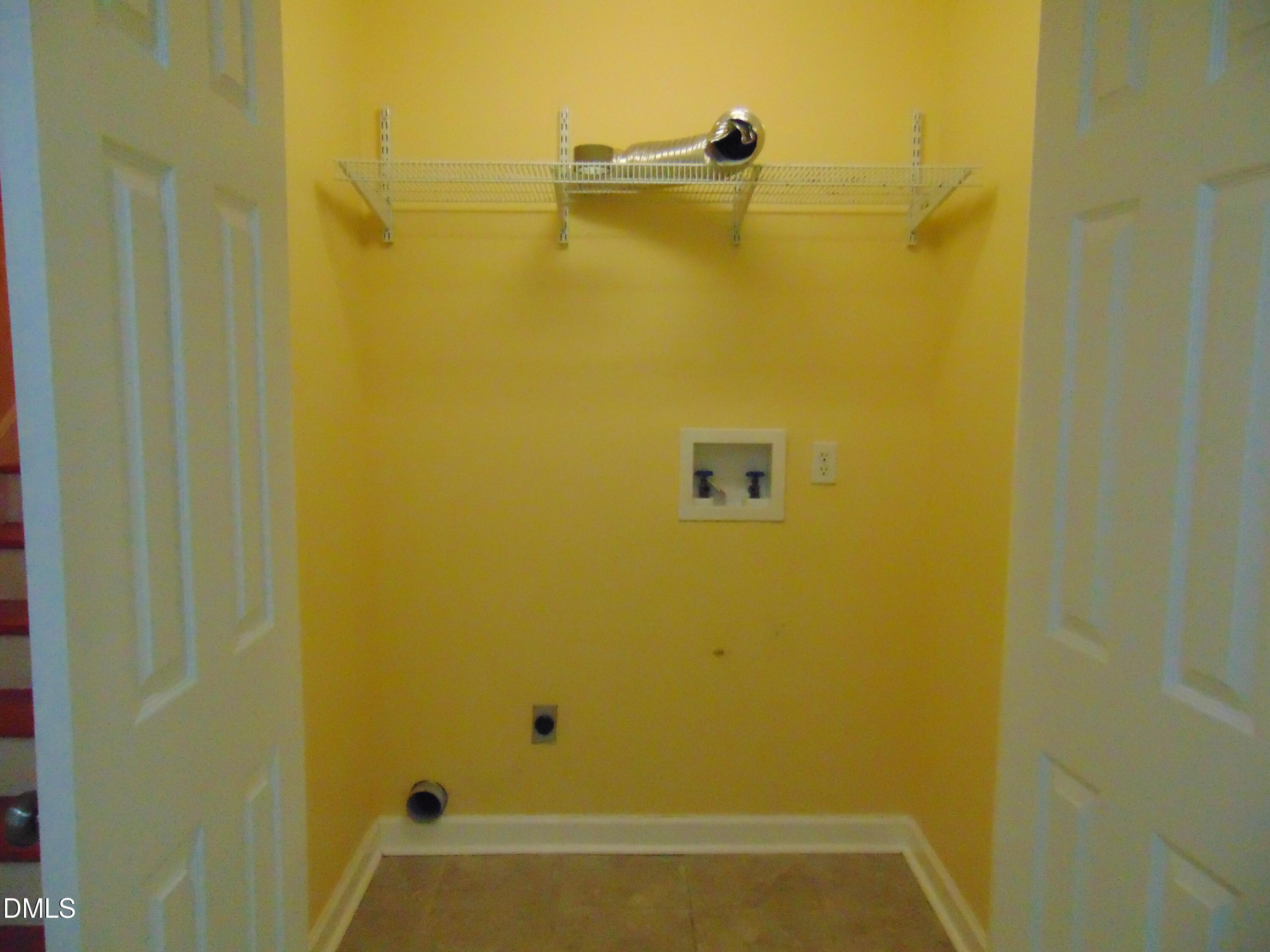 442 Gus Road Durham, NC 27703 - Photo 35 of 56 a bathroom with a blue wall