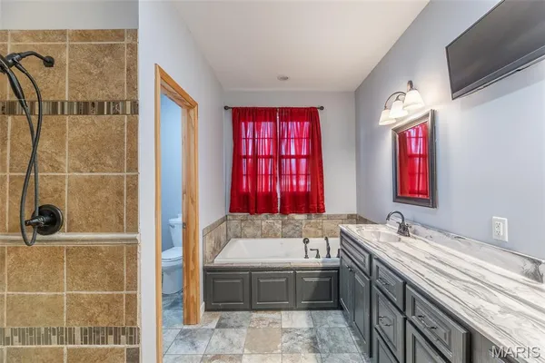 $379,900 | 6200 Pinecrest Drive, Poplar Bluff, MO 63901