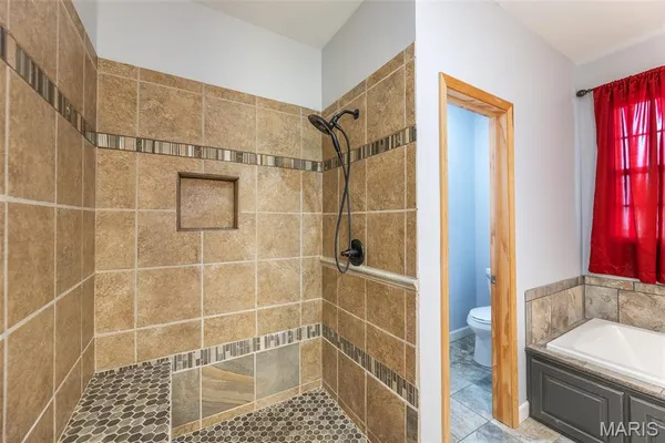 $379,900 | 6200 Pinecrest Drive, Poplar Bluff, MO 63901