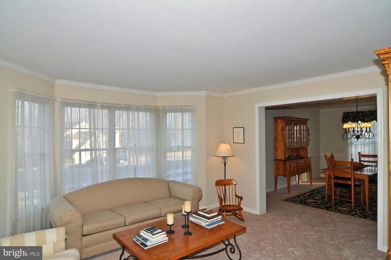 6405 Empty Song Road Columbia, MD 21044 - Photo 2 of 22 Living Room