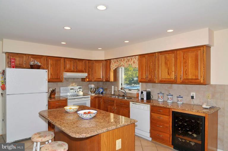 6405 Empty Song Road Columbia, MD 21044 - Photo 6 of 22 Kitchen