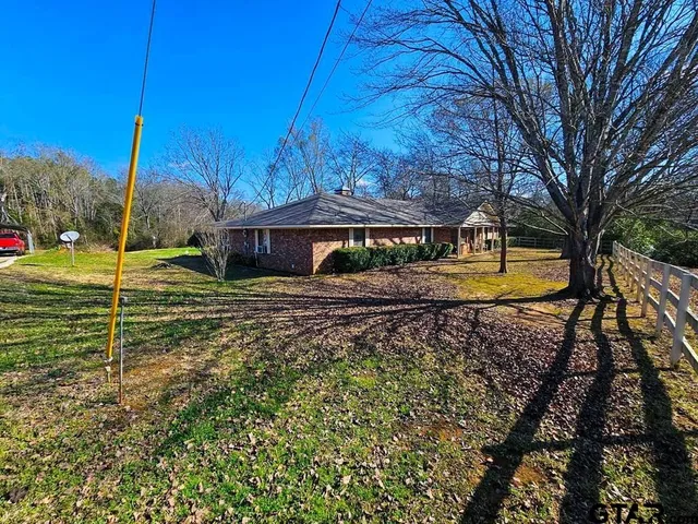 a view of a water from a yard