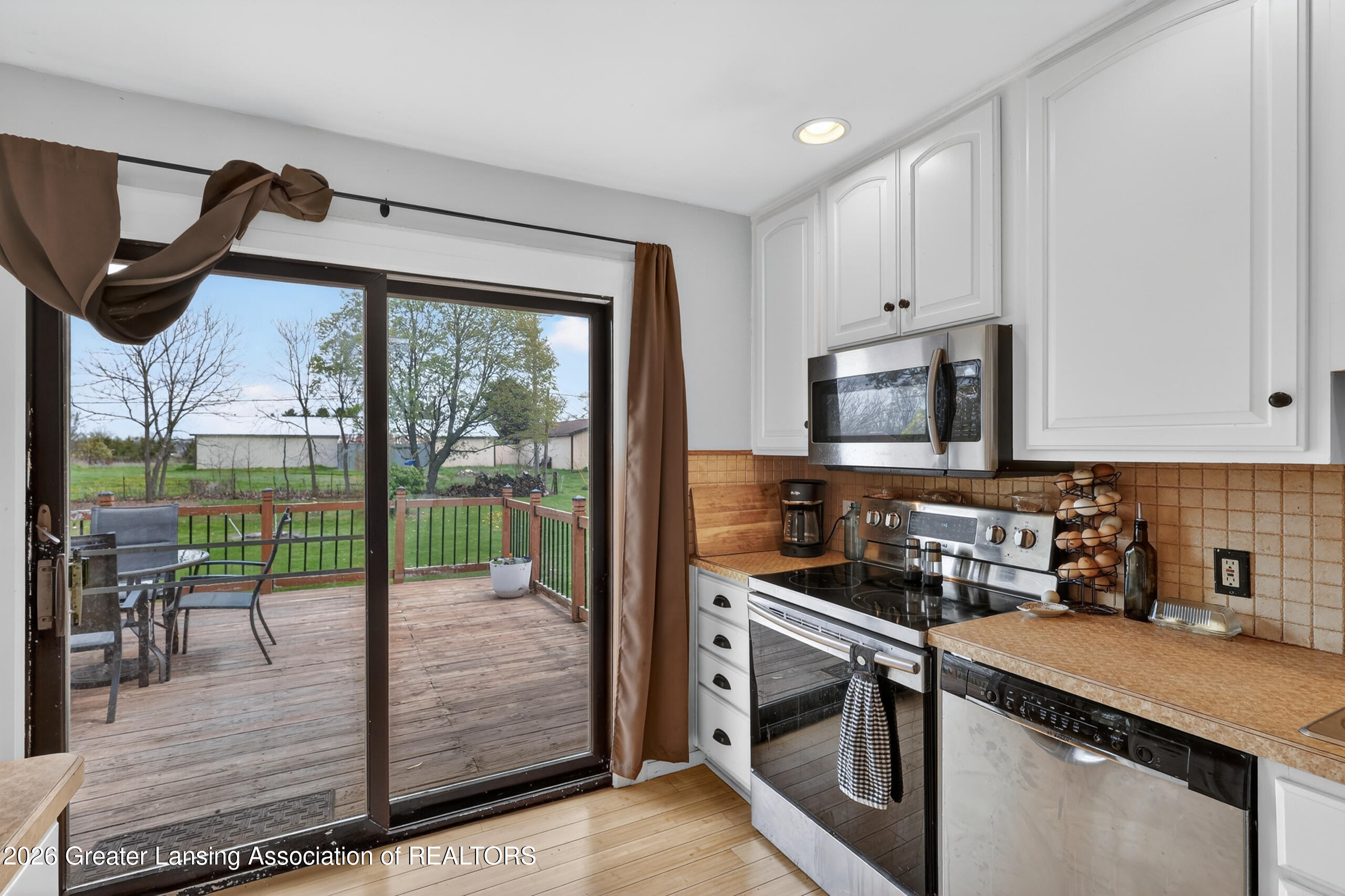 13058 Benton Road Grand Ledge, MI 48837 - Photo 17 of 41 Kitchen