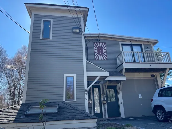 $2,800 | 576 Marrett Road, Unit 2, Lexington, MA 02421