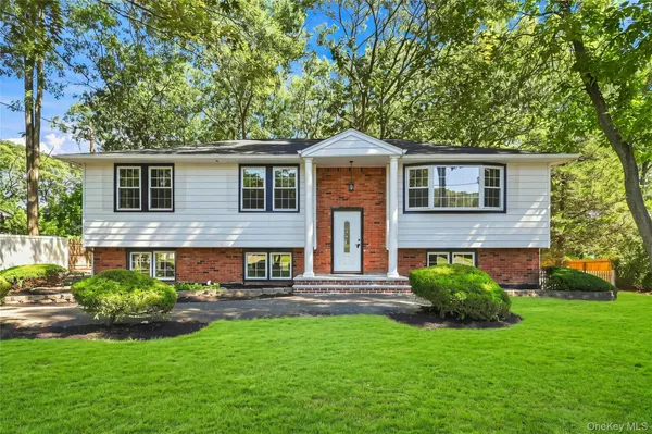 $749,999 | 147 Pauls Path, Coram, NY 11727