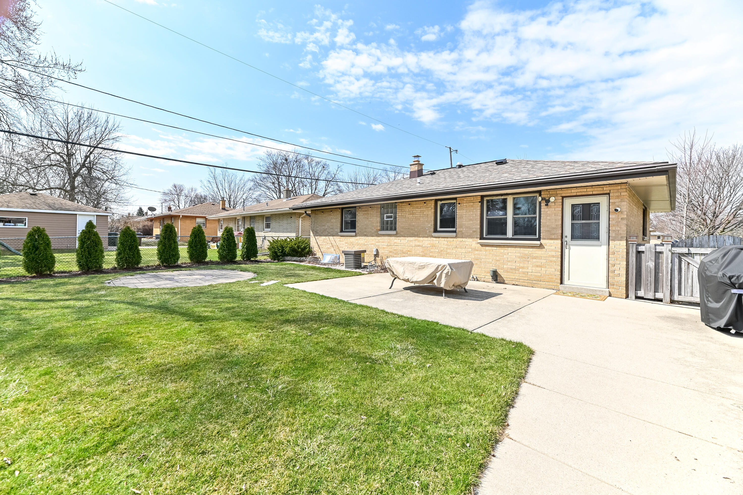 4404 South 63rd Street Greenfield, WI 53220 - Photo 25 of 31 25 S 63rd-15