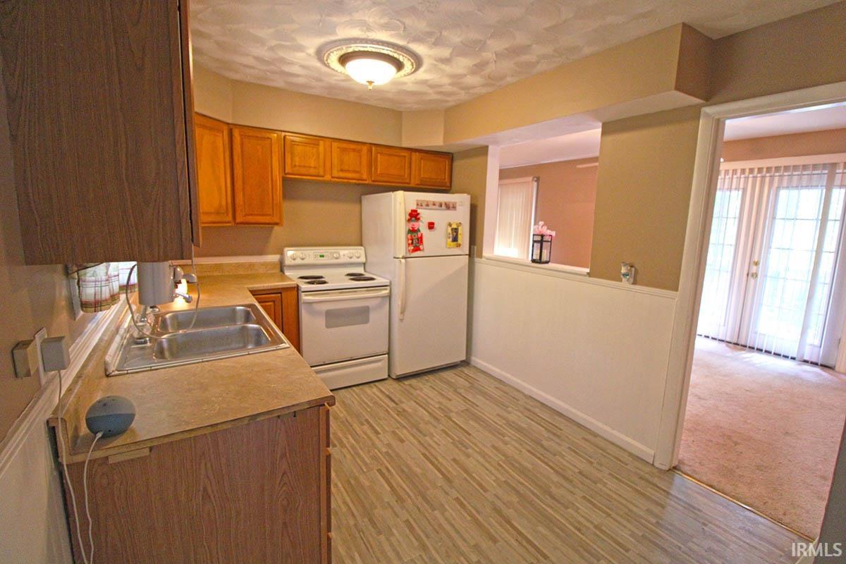 4610 Kuebler Road Evansville, IN 47720 - Photo 4 of 30