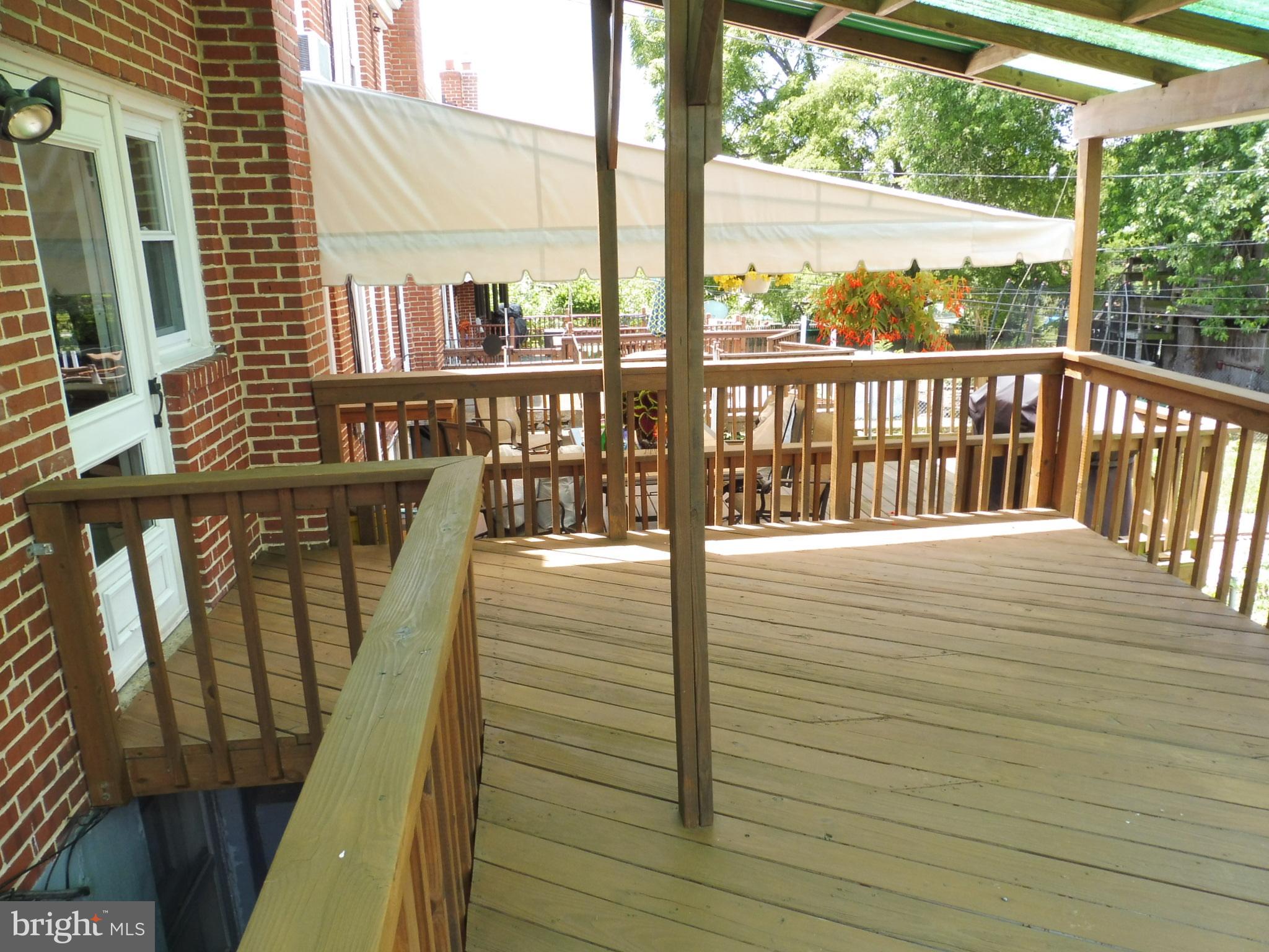 3648 Clarenell Road Baltimore, MD 21229 - Photo 22 of 25 Deck view