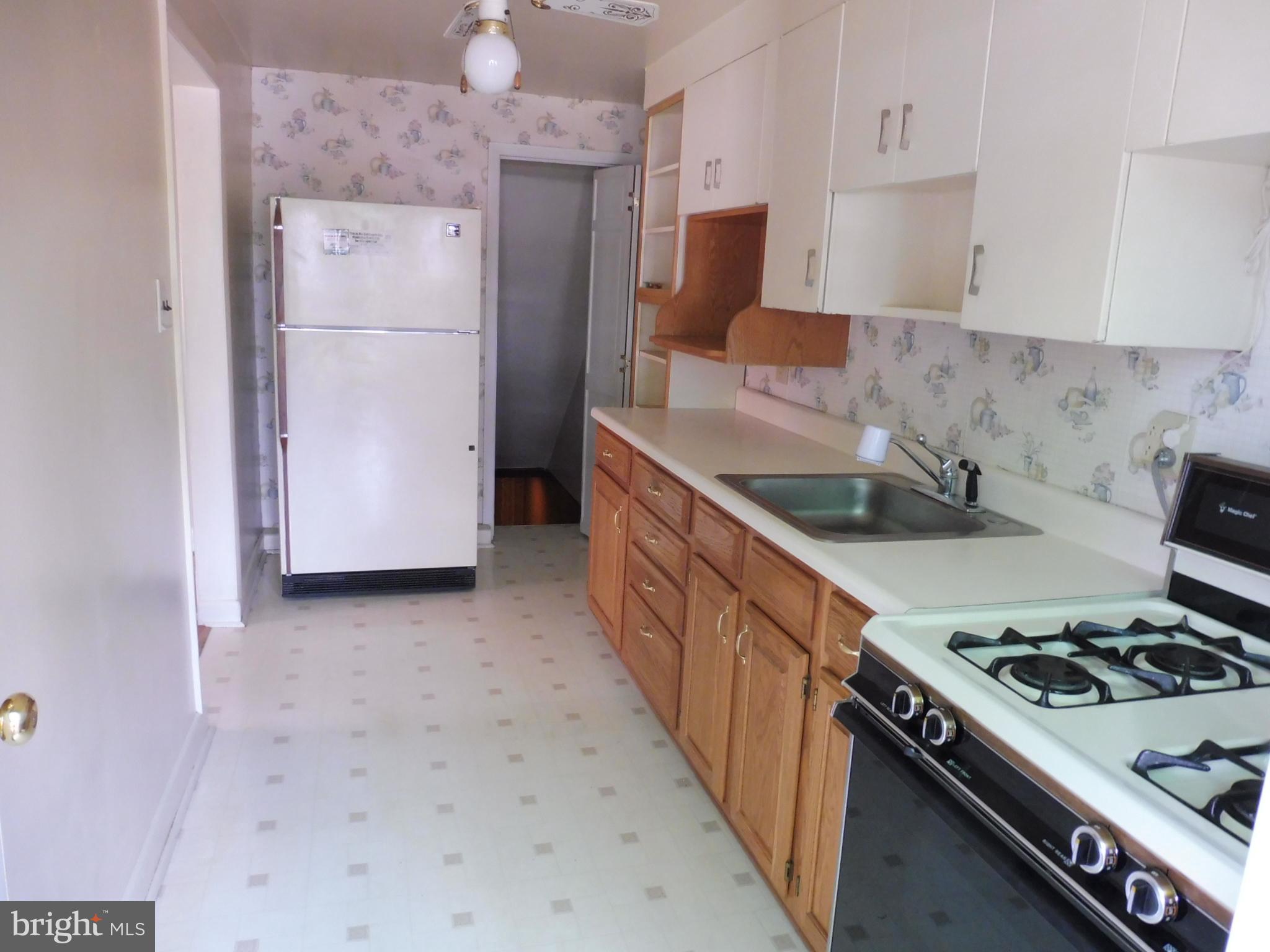 3648 Clarenell Road Baltimore, MD 21229 - Photo 8 of 25 Kitchen view